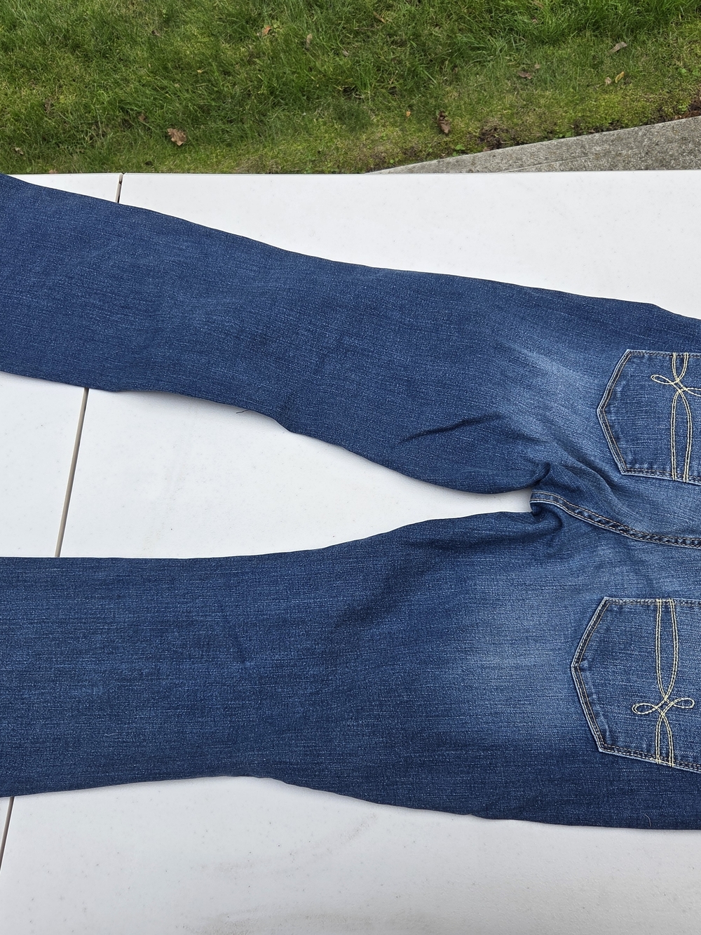 Denizen from Levi's Dark Blue Boot Cut Jeans with Back Pocket Stitching